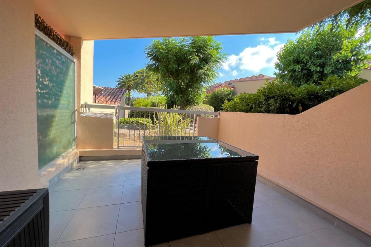 Antibes - 4 People - Swimming pool Tennis Park Parking - B&B Antibes