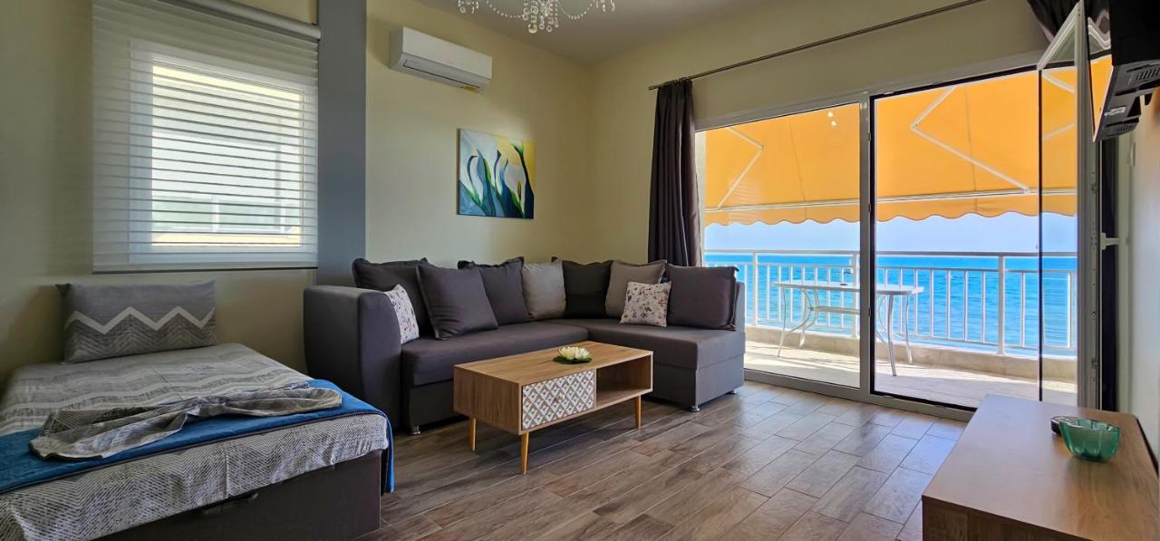 HARA APARTMENT In Front Of The Beach - B&B