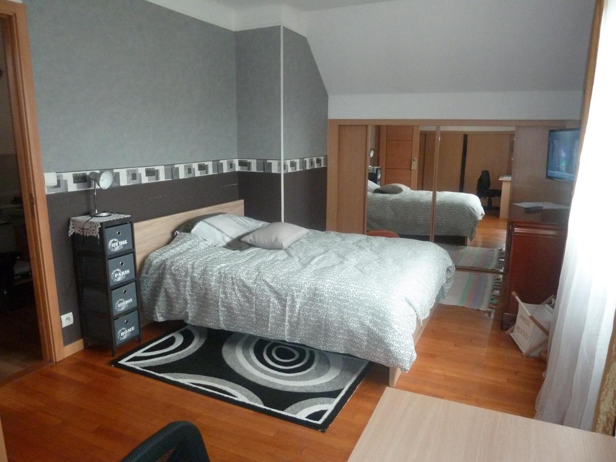 B&B Aulnay-sous-Bois - Chambre Coquette - Bed and Breakfast Aulnay-sous-Bois