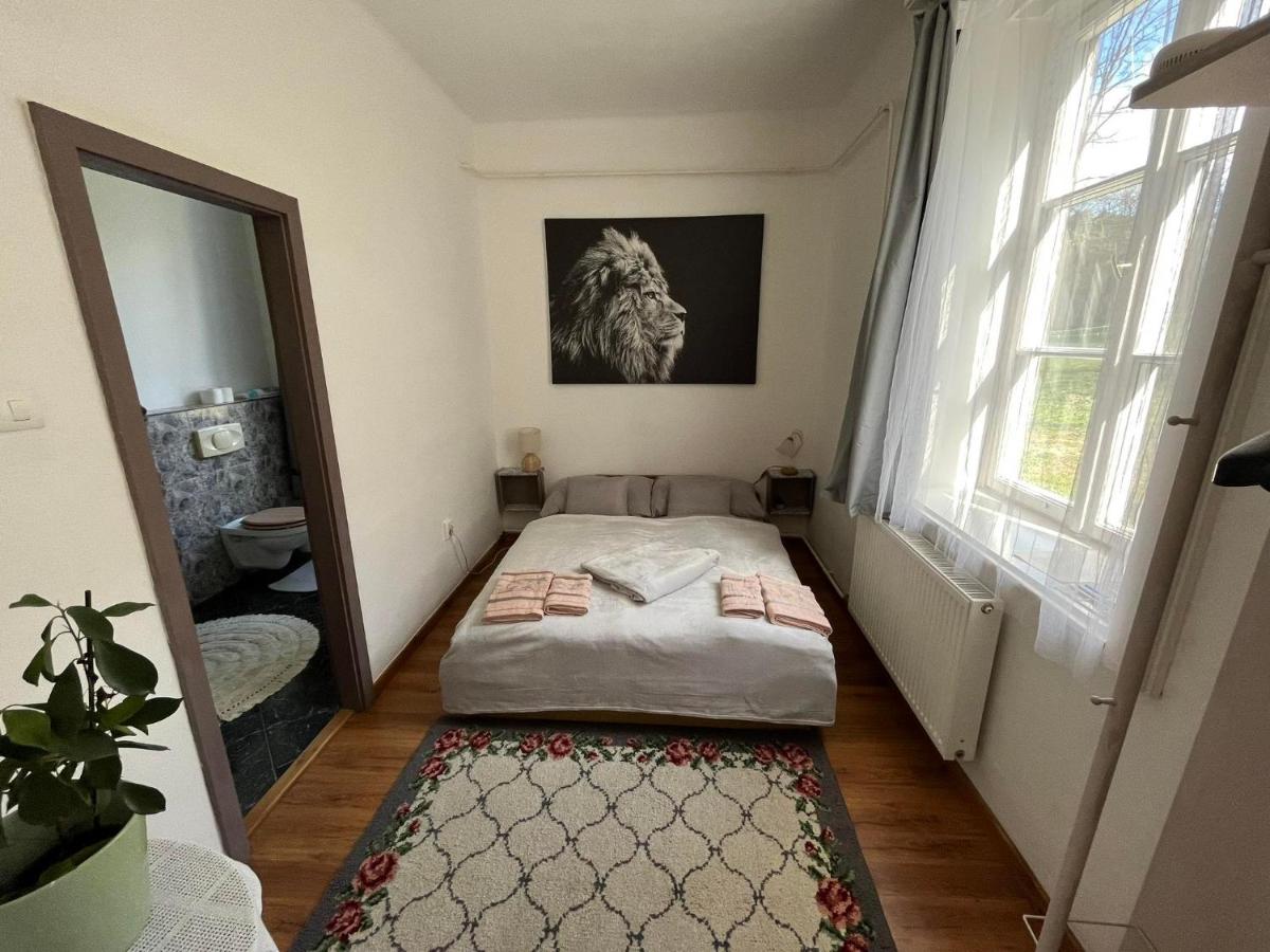 Queen Room with Garden View