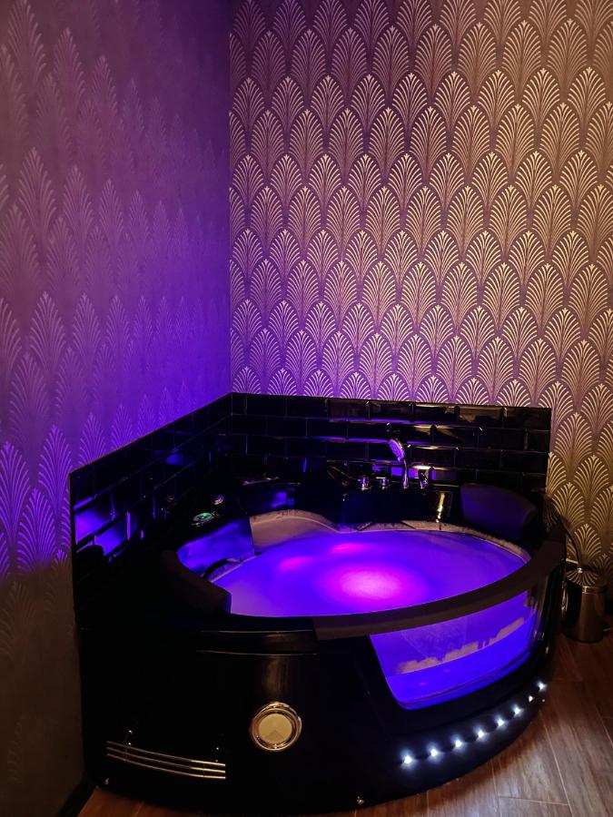Deluxe Suite with Spa Bath