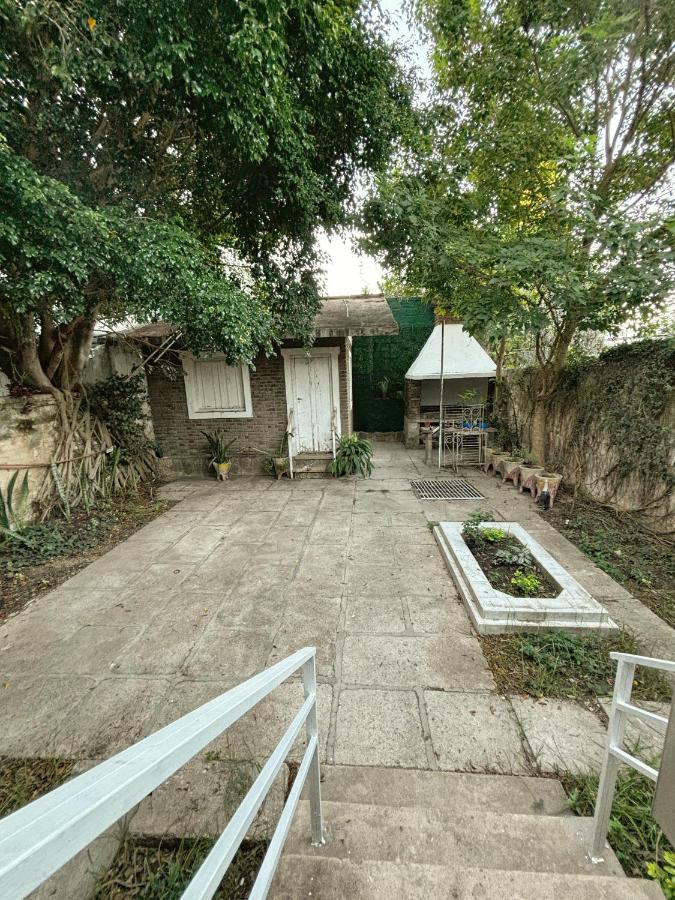 La Casa de al Lado entre el centro y el río, la Mejor Ubicación en Paraná - B&B