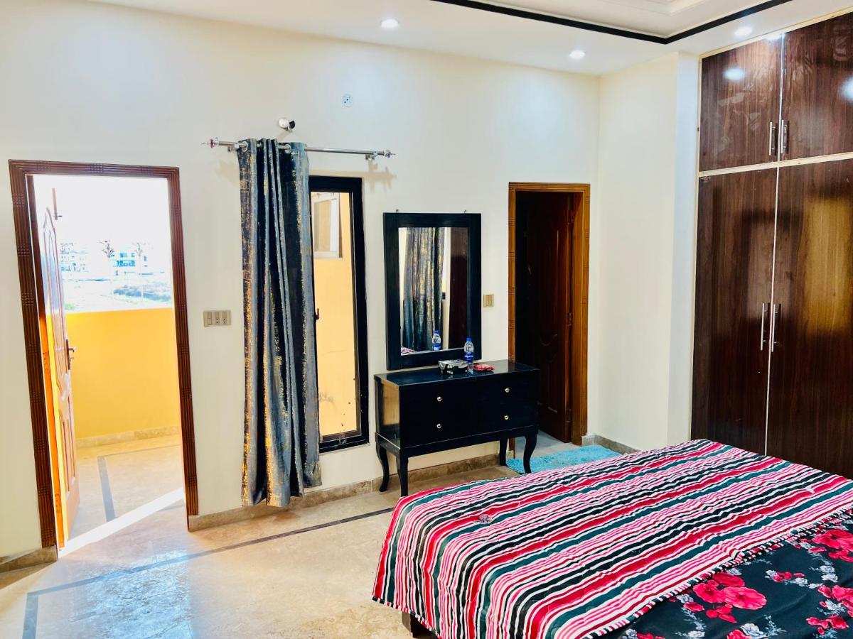 B&B Gujranwala - Golden Plaza - Bed and Breakfast Gujranwala