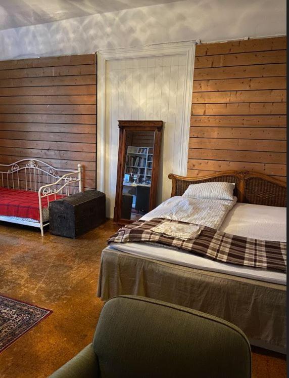 Camera Tripla Classic