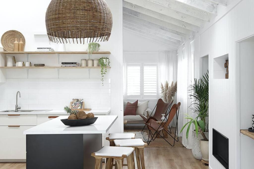 The Lodge Noosa ~ Coastal Luxe in Noosas Heart - B&B