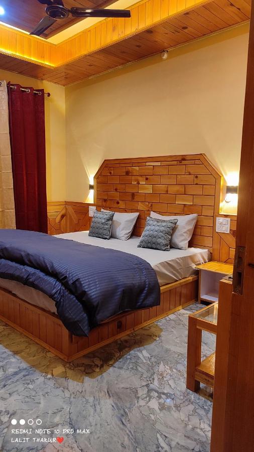 Habitación Doble con vistas a la montaña