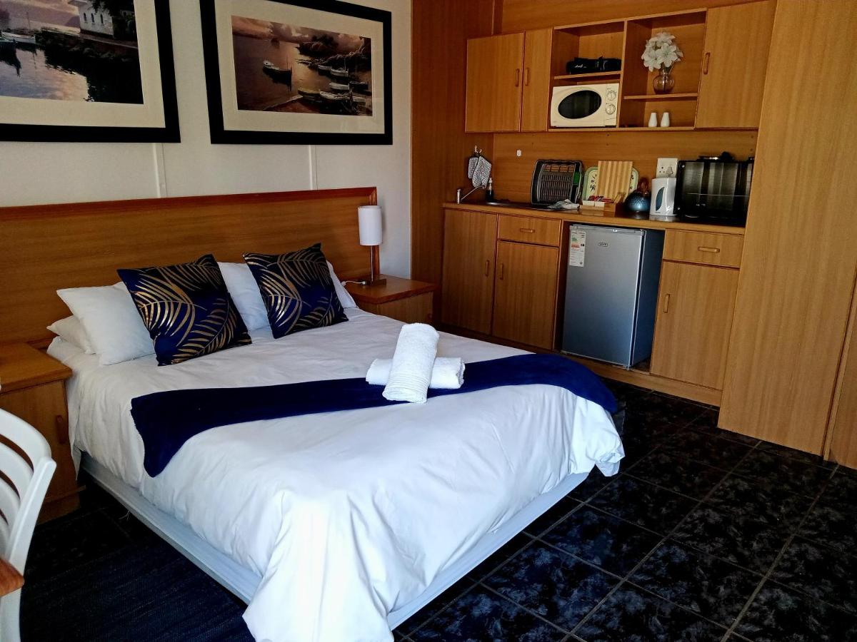 SunRose Group of Guesthouses - Bed and Breakfast Gariep Dam