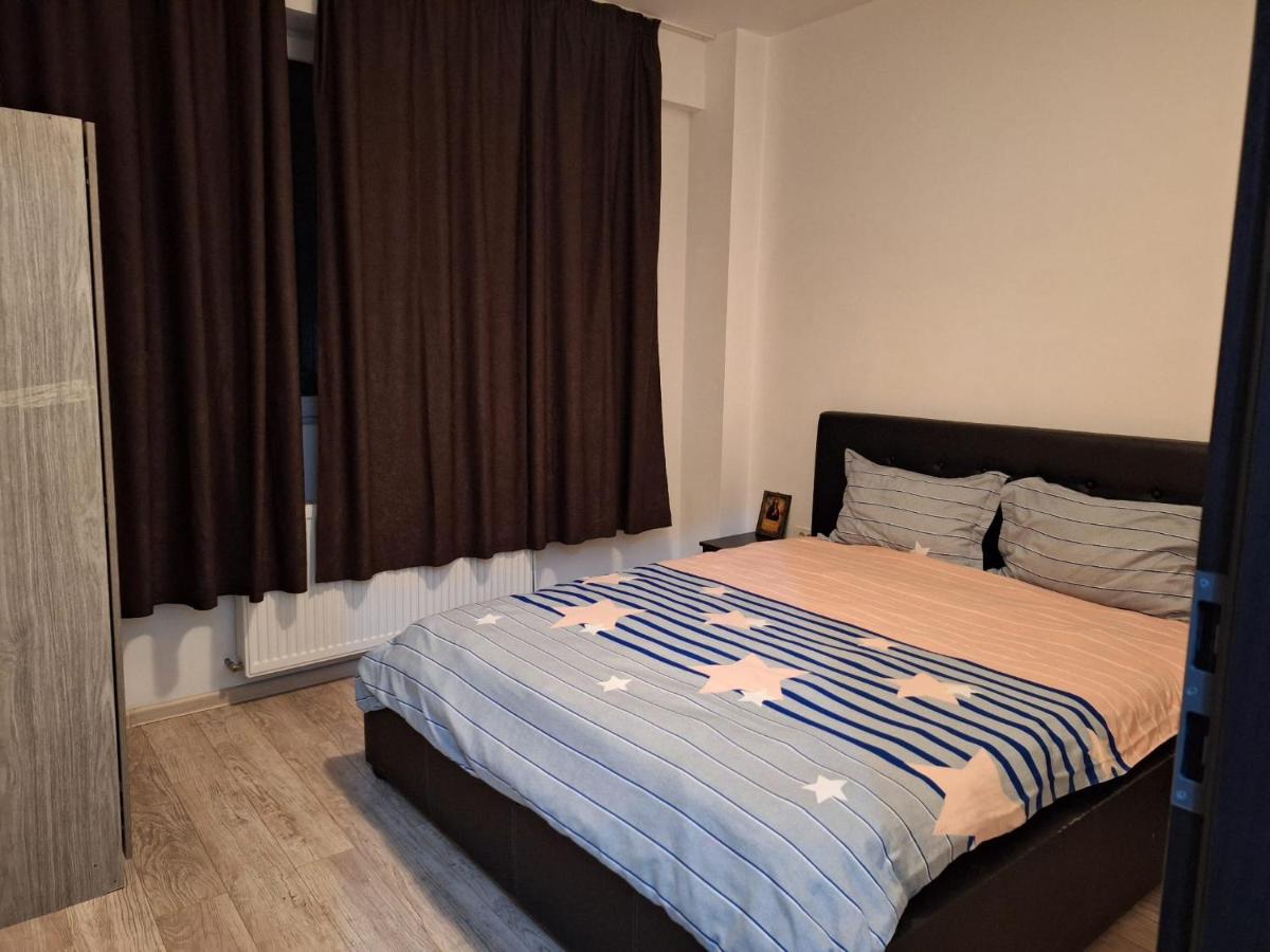 B&B Roșu - Cazare Regim Hotelier apartament 2 camere Militari - Bed and Breakfast Roșu