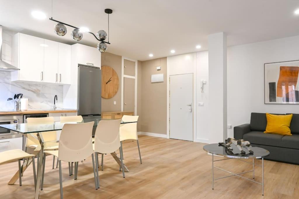 For You Rentals Amplia Casa temporal Madrid de 3 Dormitorios M VLM4 - B&B