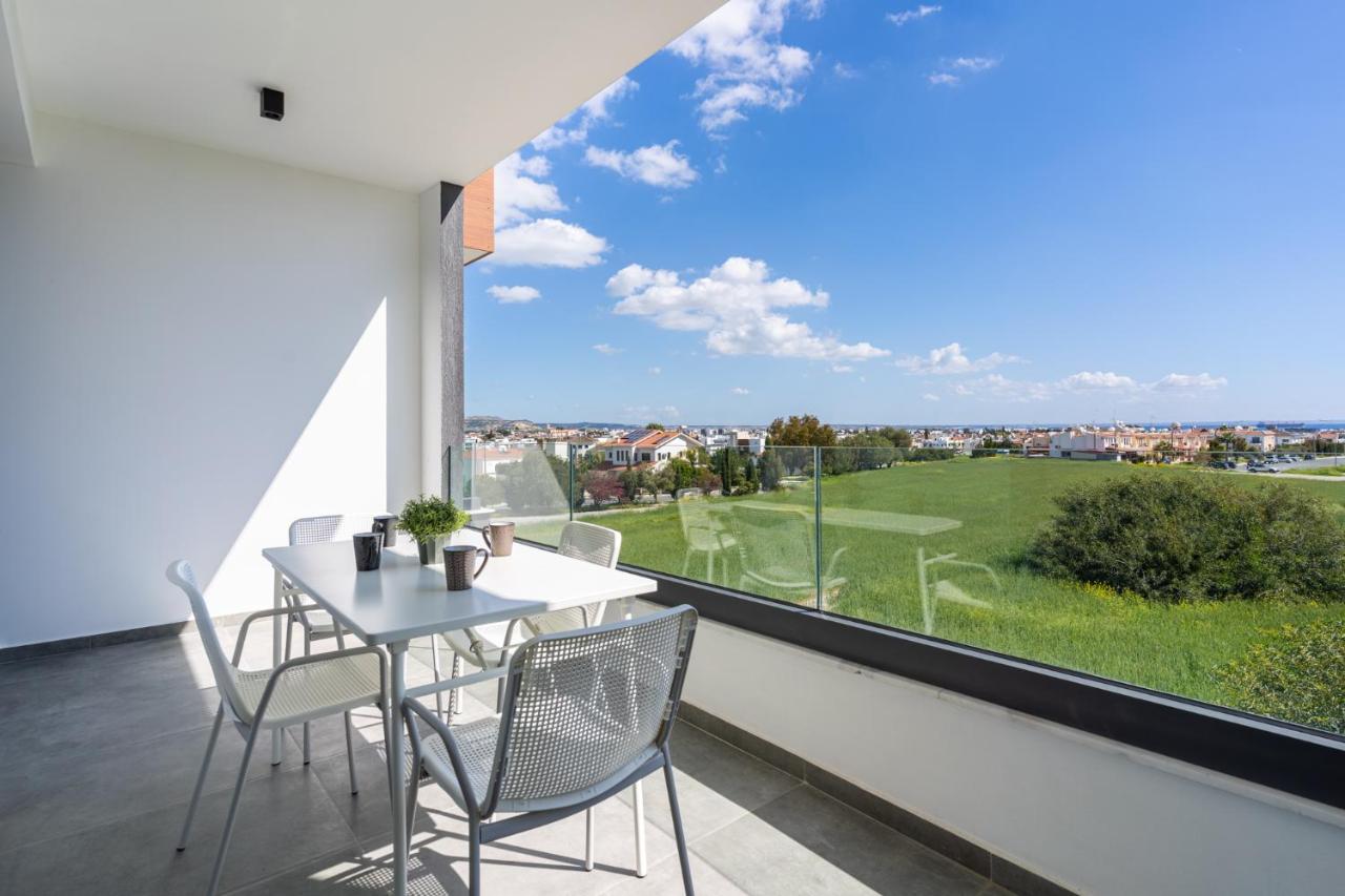 Ivory 1-BR Apartment in Aradipou - B&B