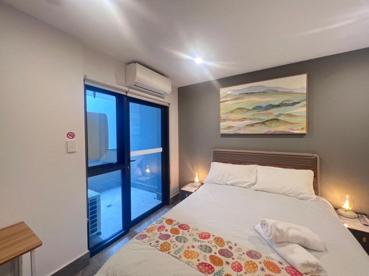 Studio met Queensize Bed