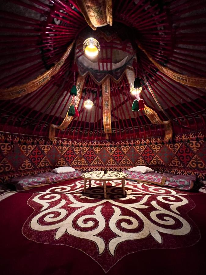 B&B Saty - Kolsay Yurts - Bed and Breakfast Saty