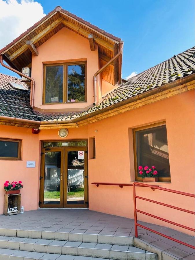 Kancsal Harcsa Panzió és Halászcsárda - B&B