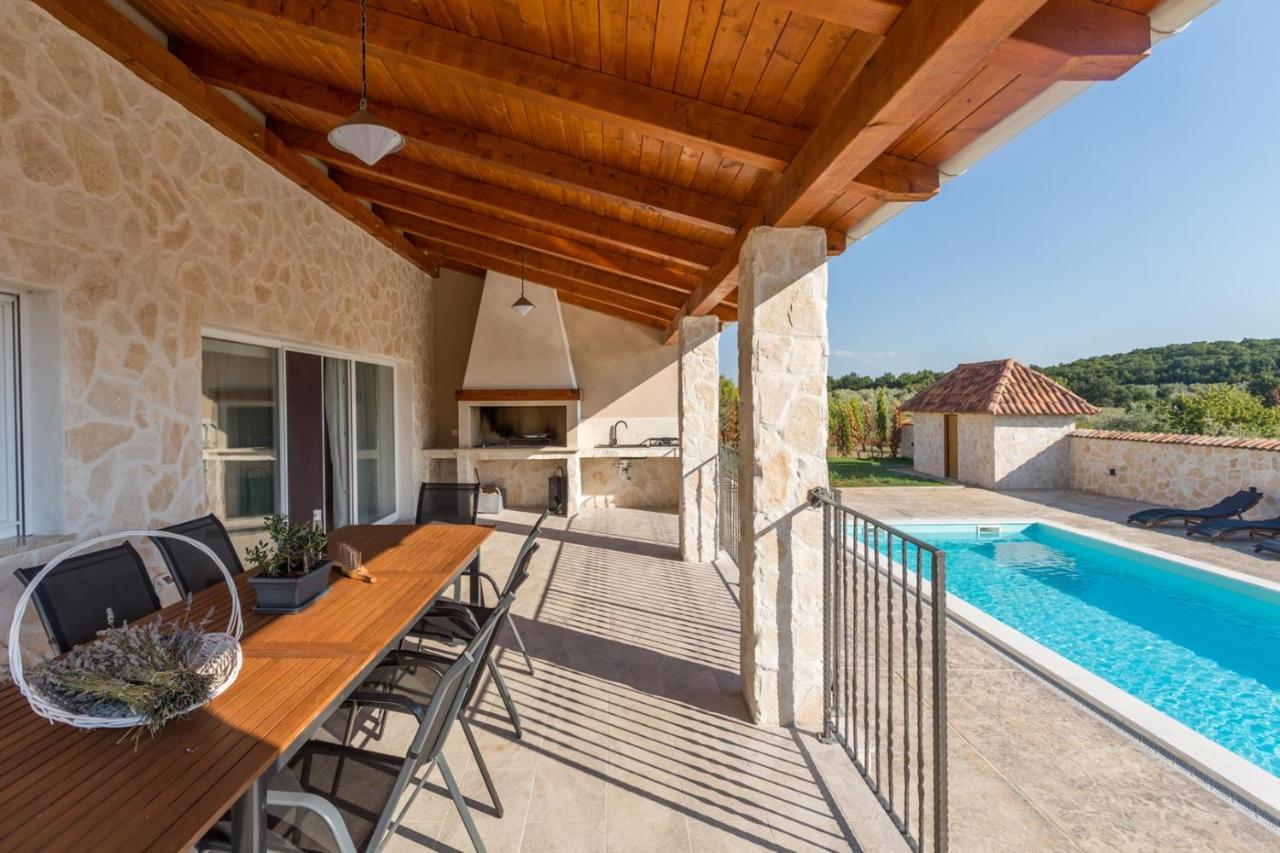 Villa Diana private pool near Porec - B&B Parenzo