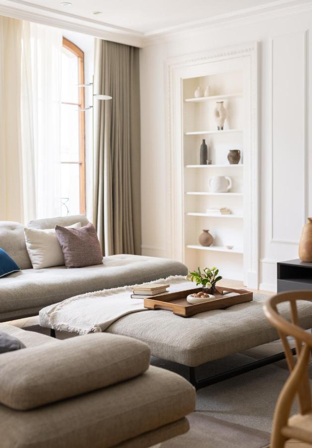 Deluxe Two-Bedroom Apartment With Old Town View