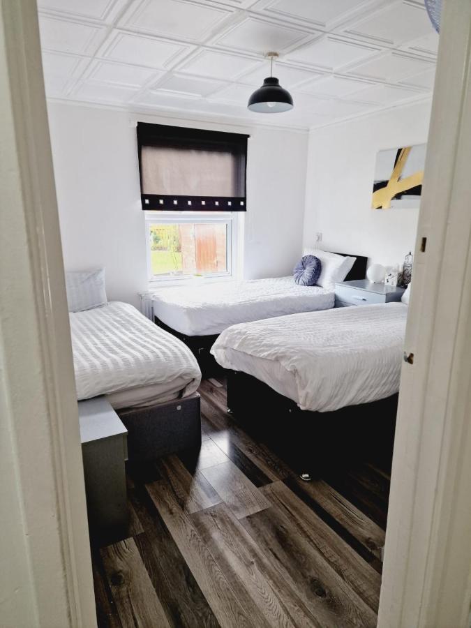 B&B Leeds - 2 Bedroom Cozy Chambers with free parking - Bed and Breakfast Leeds