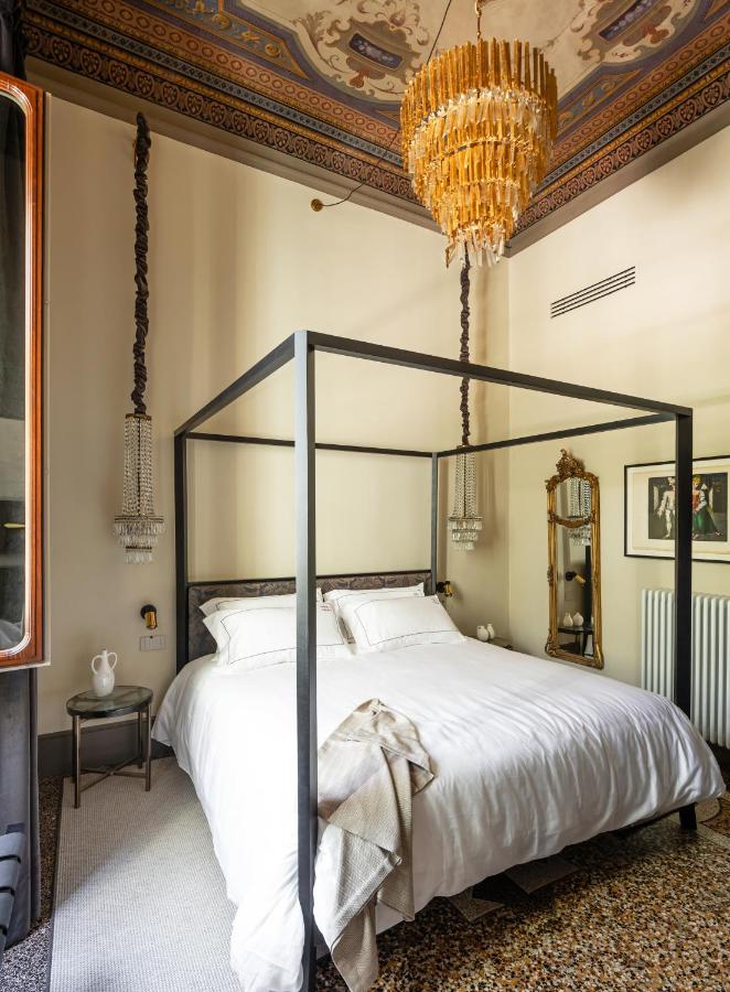 Two-Bedroom Deluxe Apartment with Balcony
