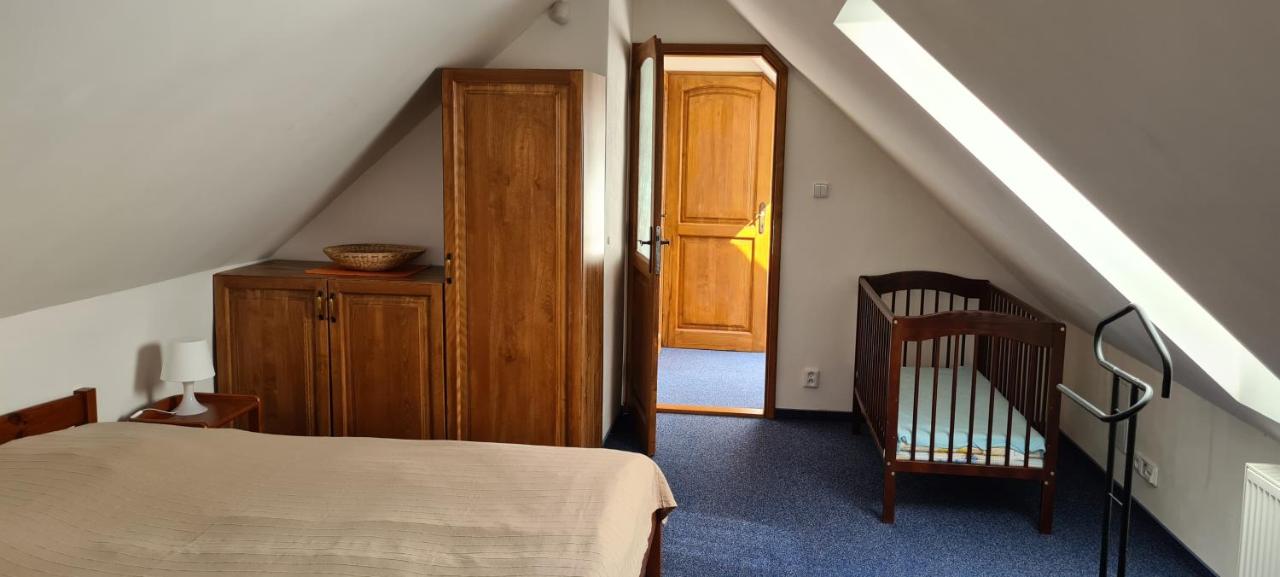 Dreibettzimmer mit Bad