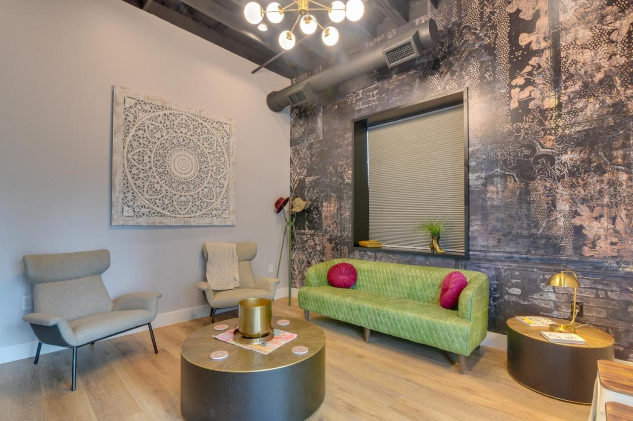 Downtown Galveston Home Walk to Historic District - Bed and Breakfast