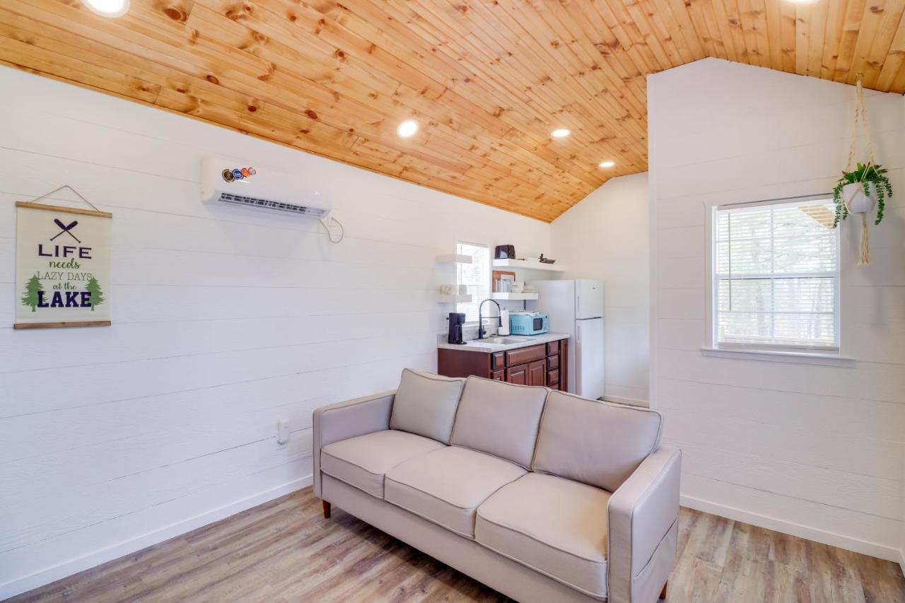 Steps to Greers Ferry Lake Tumbling Shoals Cabin! - Ferienwohnung