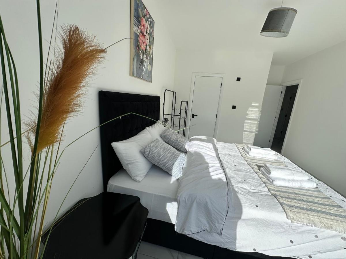 Luxurious & Elegant 6-Bed House - B&B