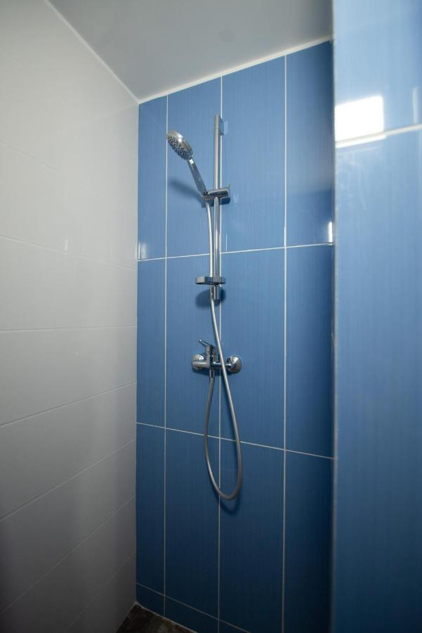 Apart Yaroslava Osmomysla 9 Square - city center - Chambres d'hôtes Lviv