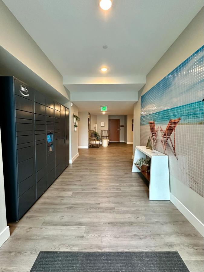 Nimitz Crossing Luxury Residences - B&B