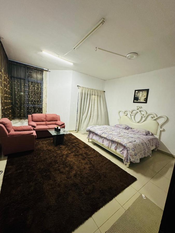 B&B Ajman City - Tranquil Haven:King Bed, Ensuite, Master Bedroom - Bed and Breakfast Ajman City