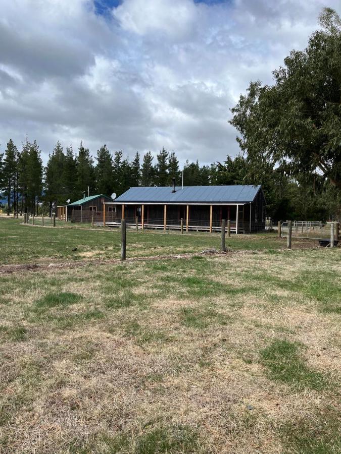 Sherwood Ranch Cottages - 405 Woodbank Road - B&B