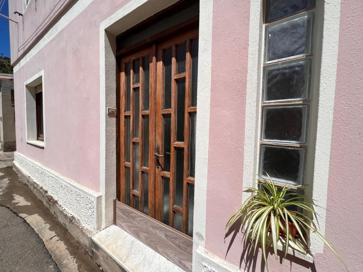 Casa Viola di Maria Gabriella, San Vito a 25 minuti da Costa Rey e Villasimius - B&B San Vito