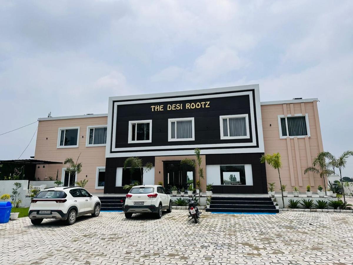 B&B Ramnagar - The Desi Rootz Hotel And Restaurant - Bed and Breakfast Ramnagar