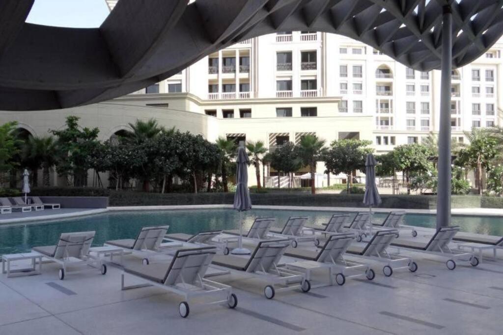 Turnkey - Luxury 3BR Apartment - D1 Tower, Al Jaddaf - B&B