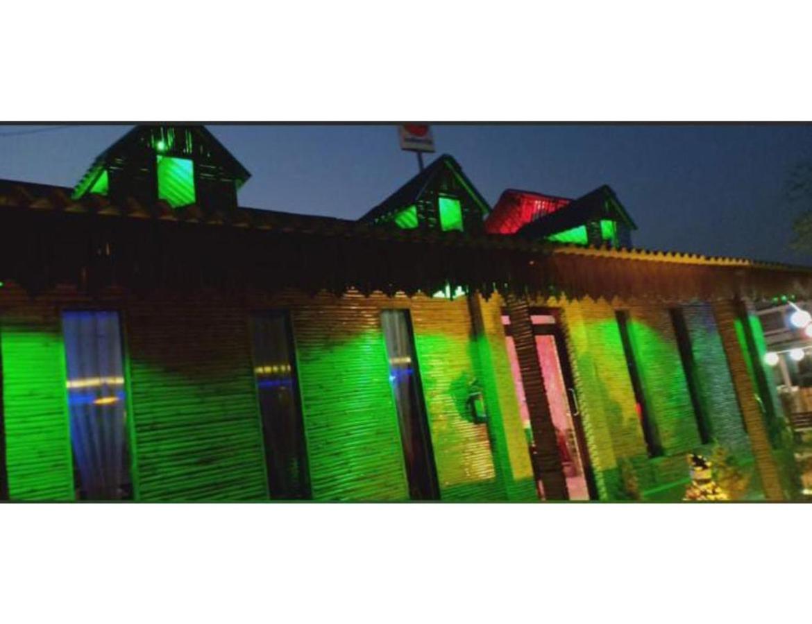 Limewood Resort & Restaurant, Kushinagar - Chambres d’hôtes