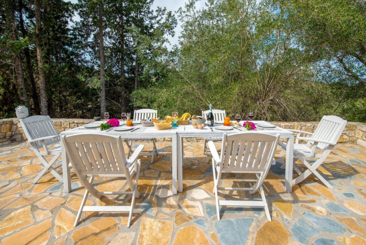 Dive into Summer - Kirki's Cozy Pool Gem on Paxoi - B&B