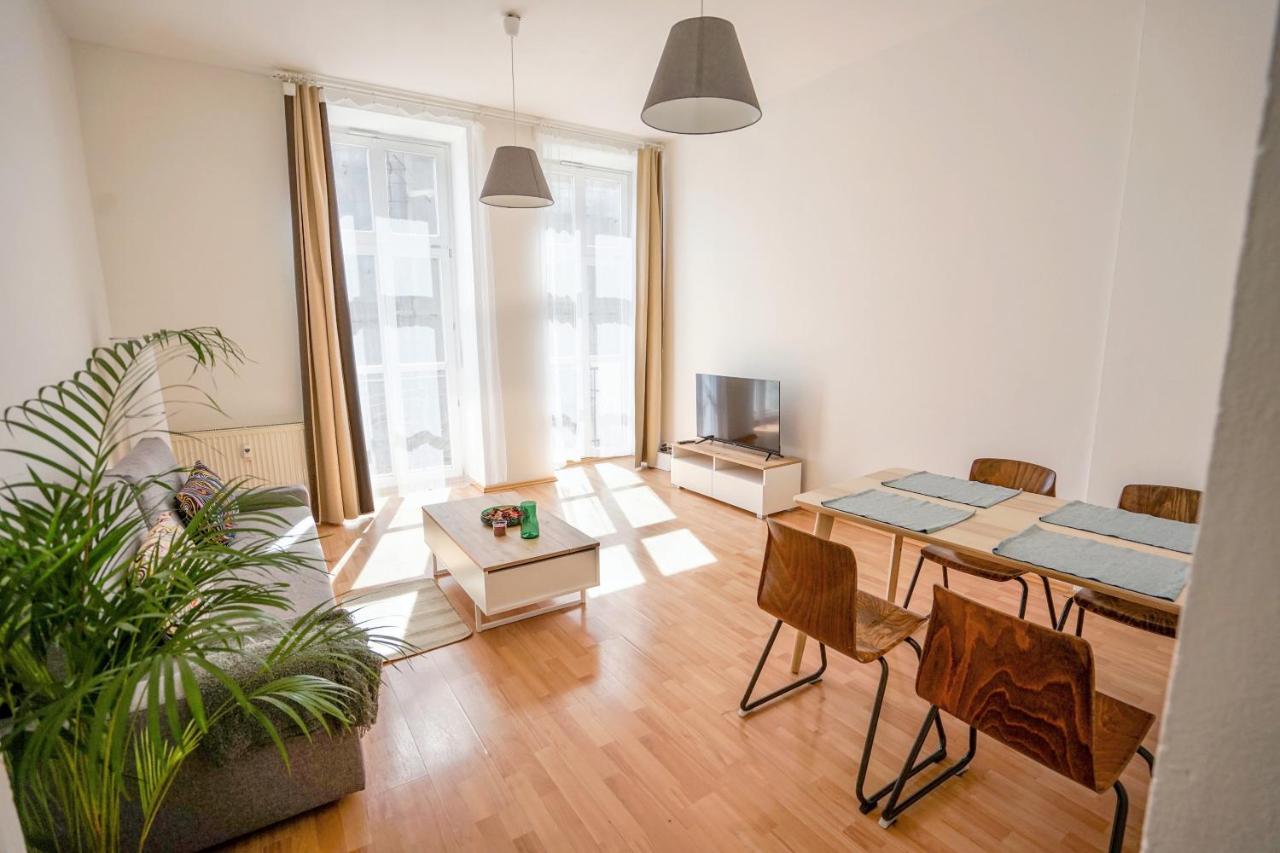 Apartamento con balcón