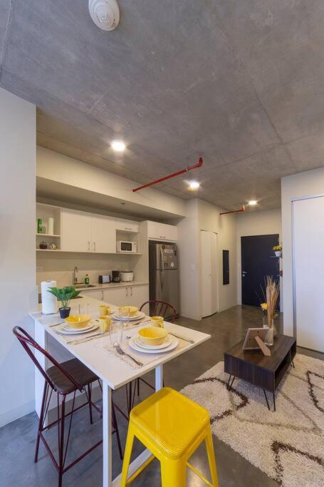 2512 URBN Escalante Hermoso Loft SIN PARQUEO - Bed and Breakfast