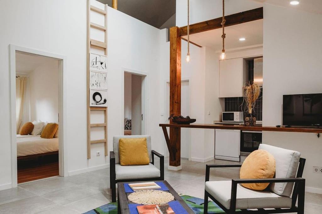Artist’s corner in central Caldas - B&B