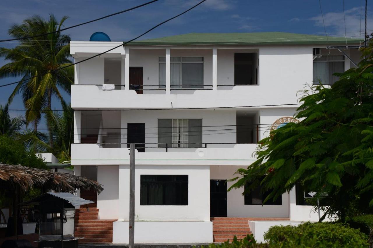 Hostal Las Fragatas - B&B Puerto Villamil