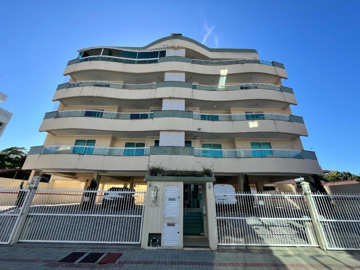 B251 - Apto 02 quartos em Bombas com churrasqueira - Chambres d'hôtes Bombinhas