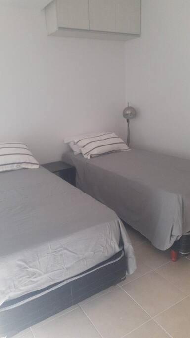 Departamento calle Mendoza Albus -acceso rápido Ruta 22 - Bed and Breakfast