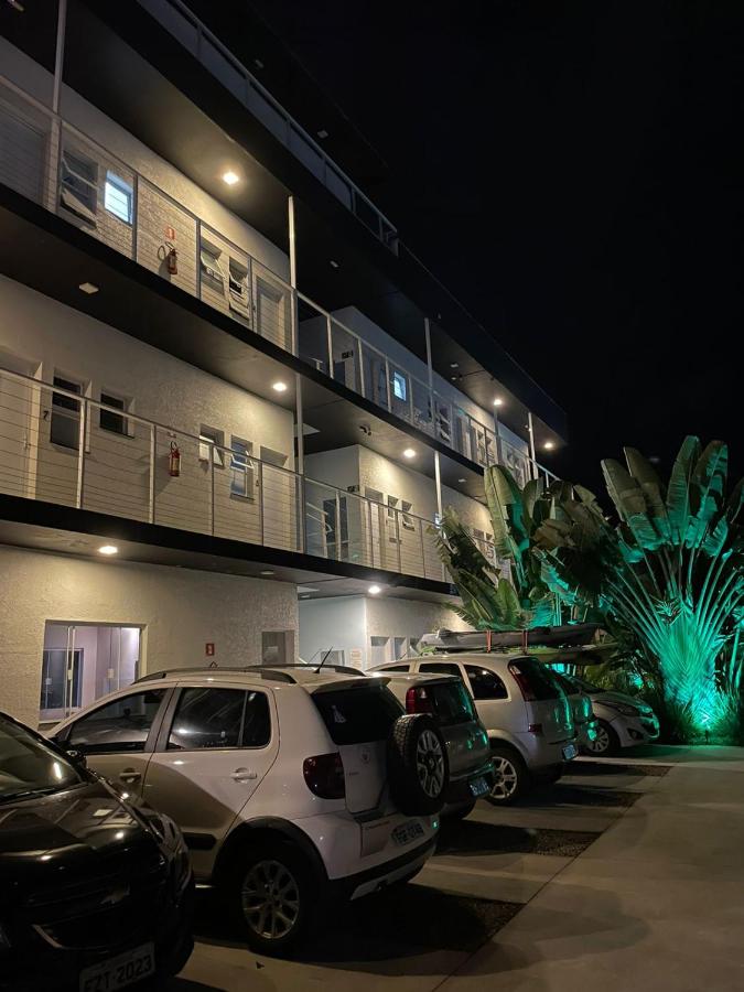 Loft 16 e 05 - Maranduba com piscina próximo a praia - B&B Ubatuba