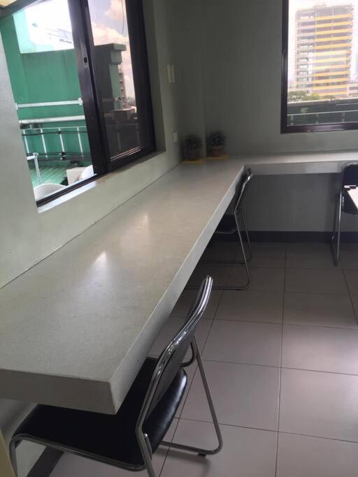 Spacious Studio Apartment B202 - B&B Manila