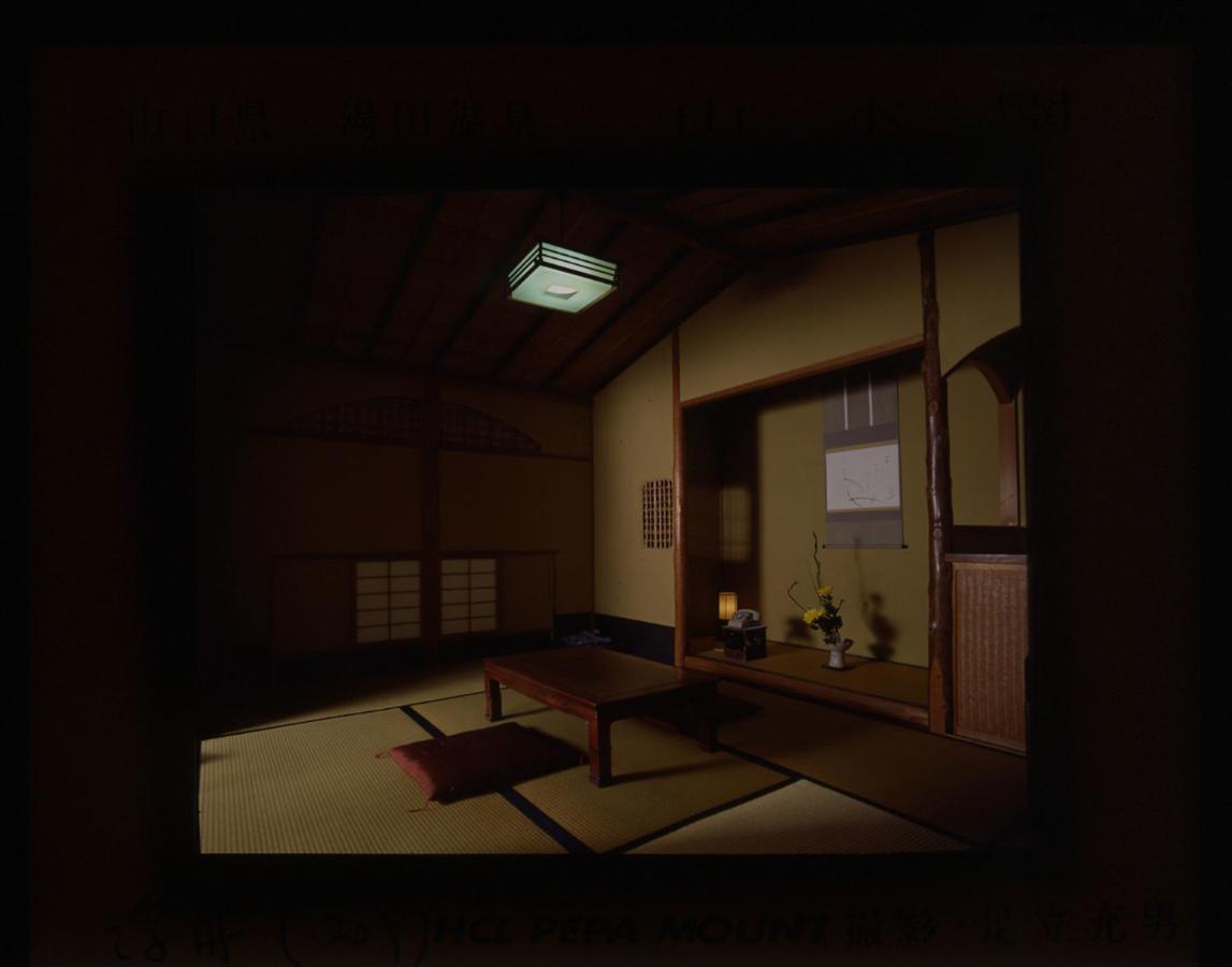 Japanese-Style Twin Room with Shared Bathroom - 209