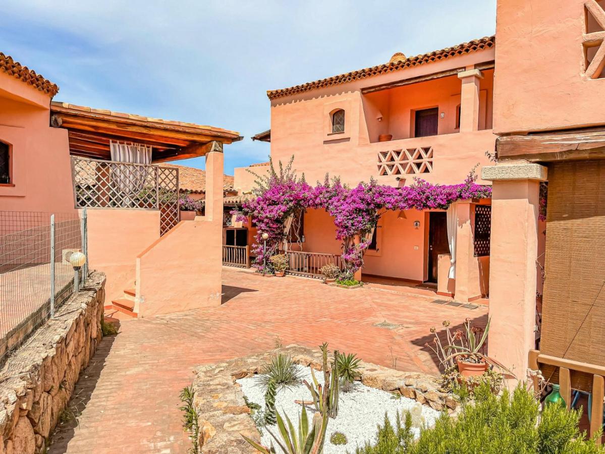 B&B Baja Sardinia - Sweet Home Studio Apartment With Pool - Bed and Breakfast Baja Sardinia