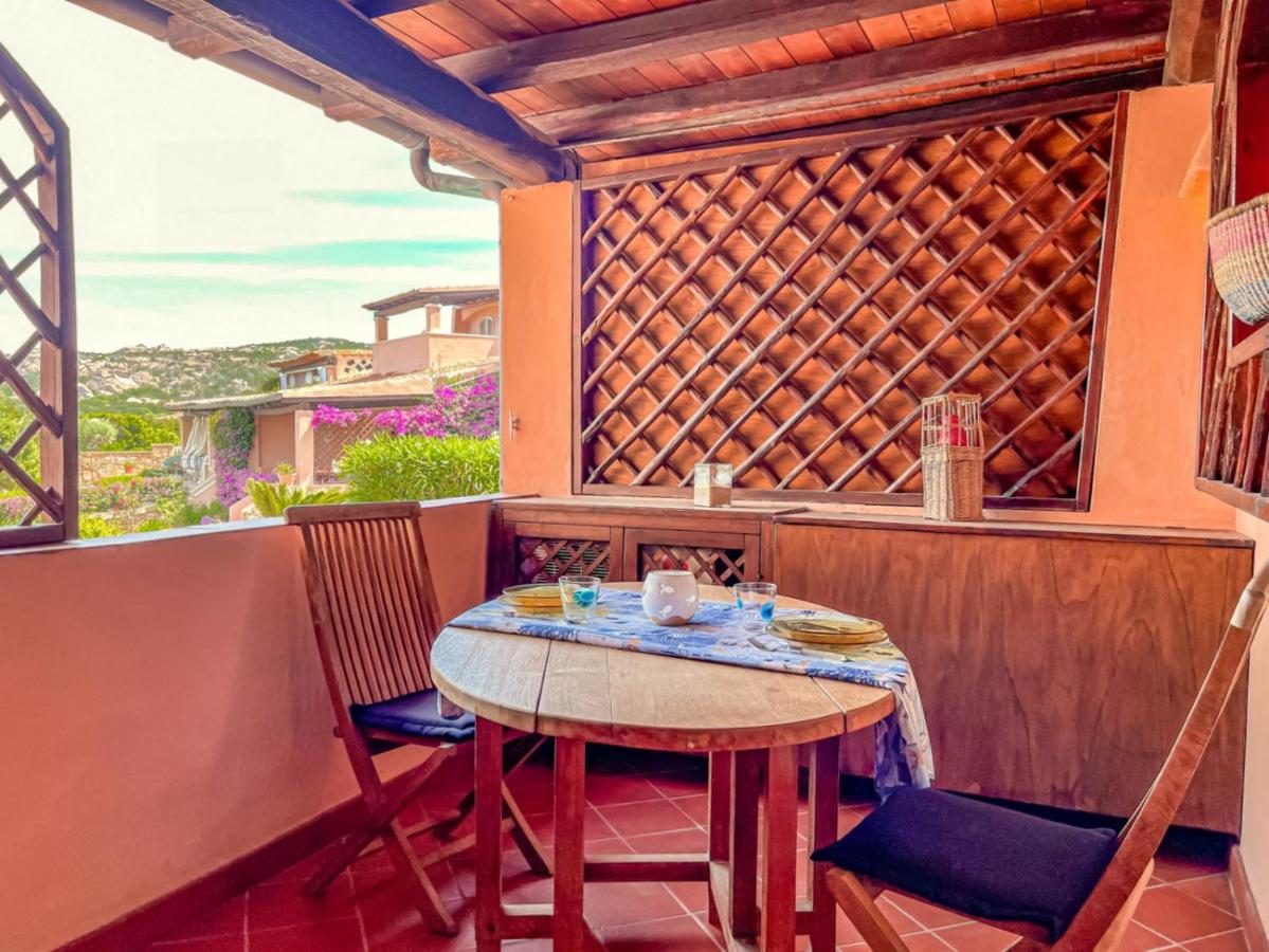 B&B Baia Sardinia - Sweet Home Studio Apartment With Pool - Bed and Breakfast Baia Sardinia