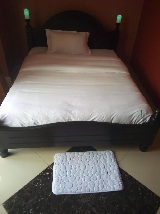 B&B Kampala - Suzie hotel 15 rubaga road kampla - Bed and Breakfast Kampala