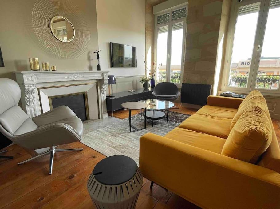 Sunny riverside apartment - B&B