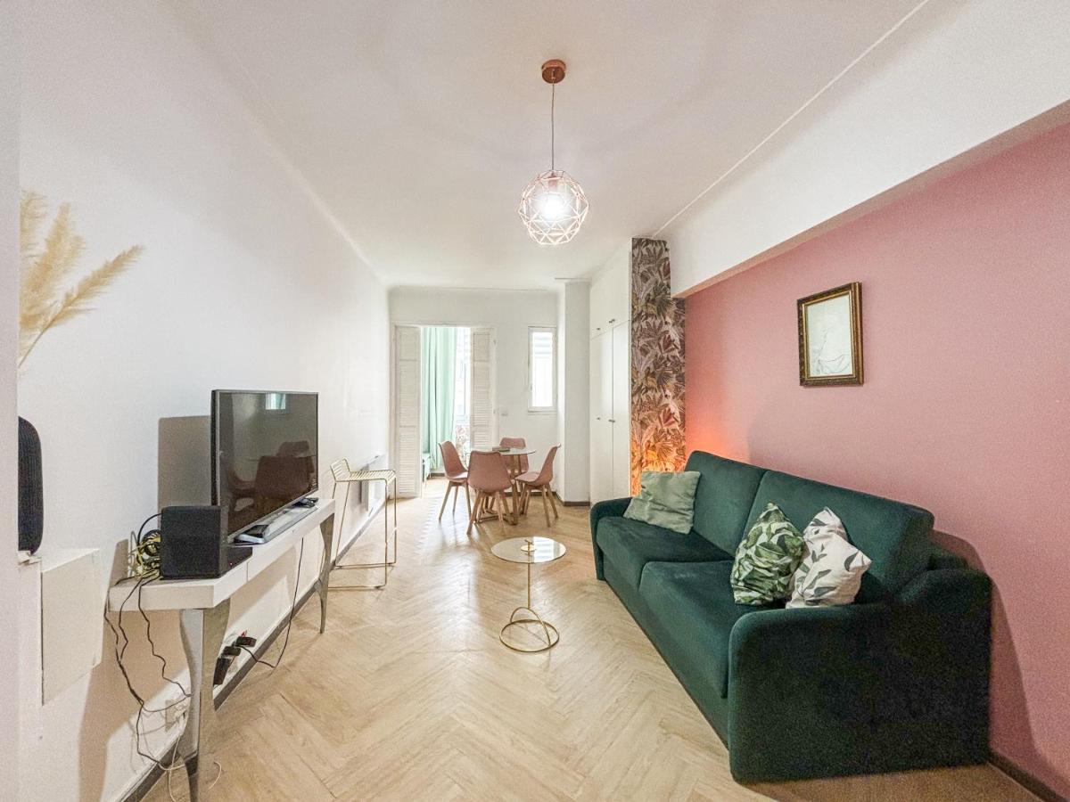 Nice Plage - Wifi, AC, hyper centre, 4 pers - B&B