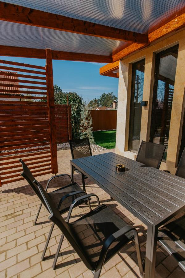 Ariel Pilismarót Vendégház - B&B
