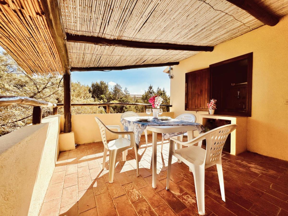 White Home i Caprifogli - Bed and Breakfast Baja Sardinia